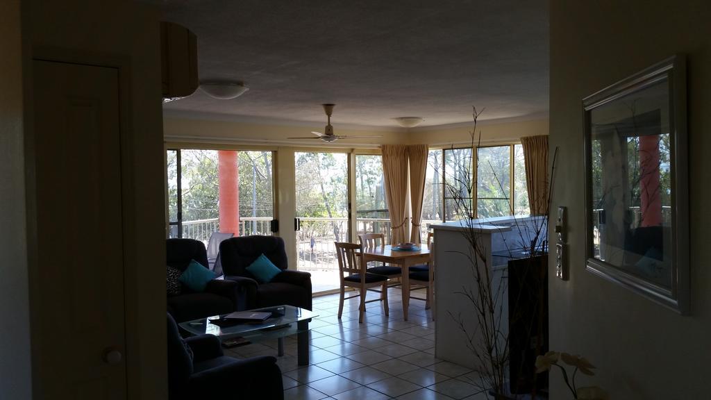 Alexander Beachfront Apartments Hervey Bay Exterior foto