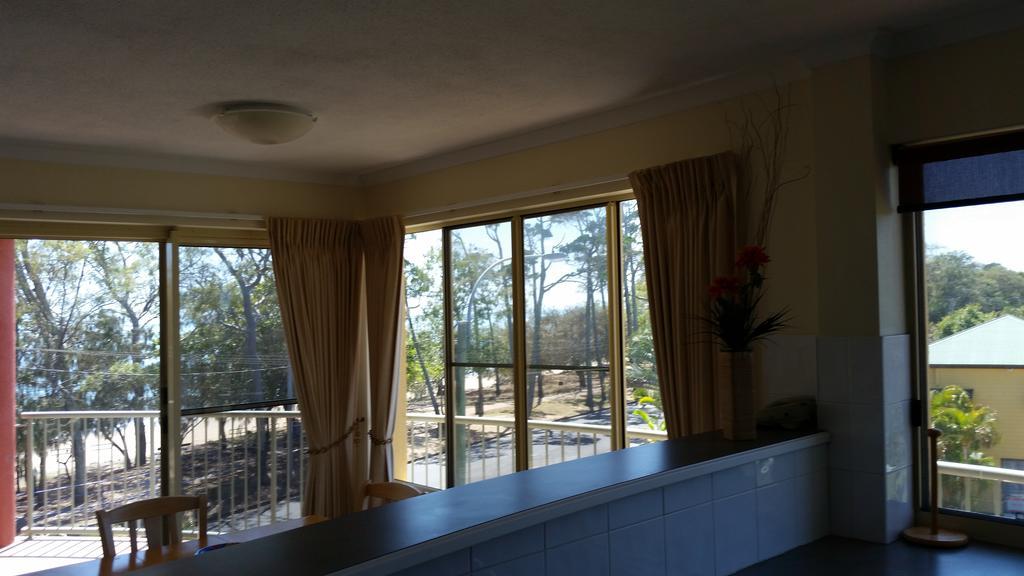 Alexander Beachfront Apartments Hervey Bay Exterior foto