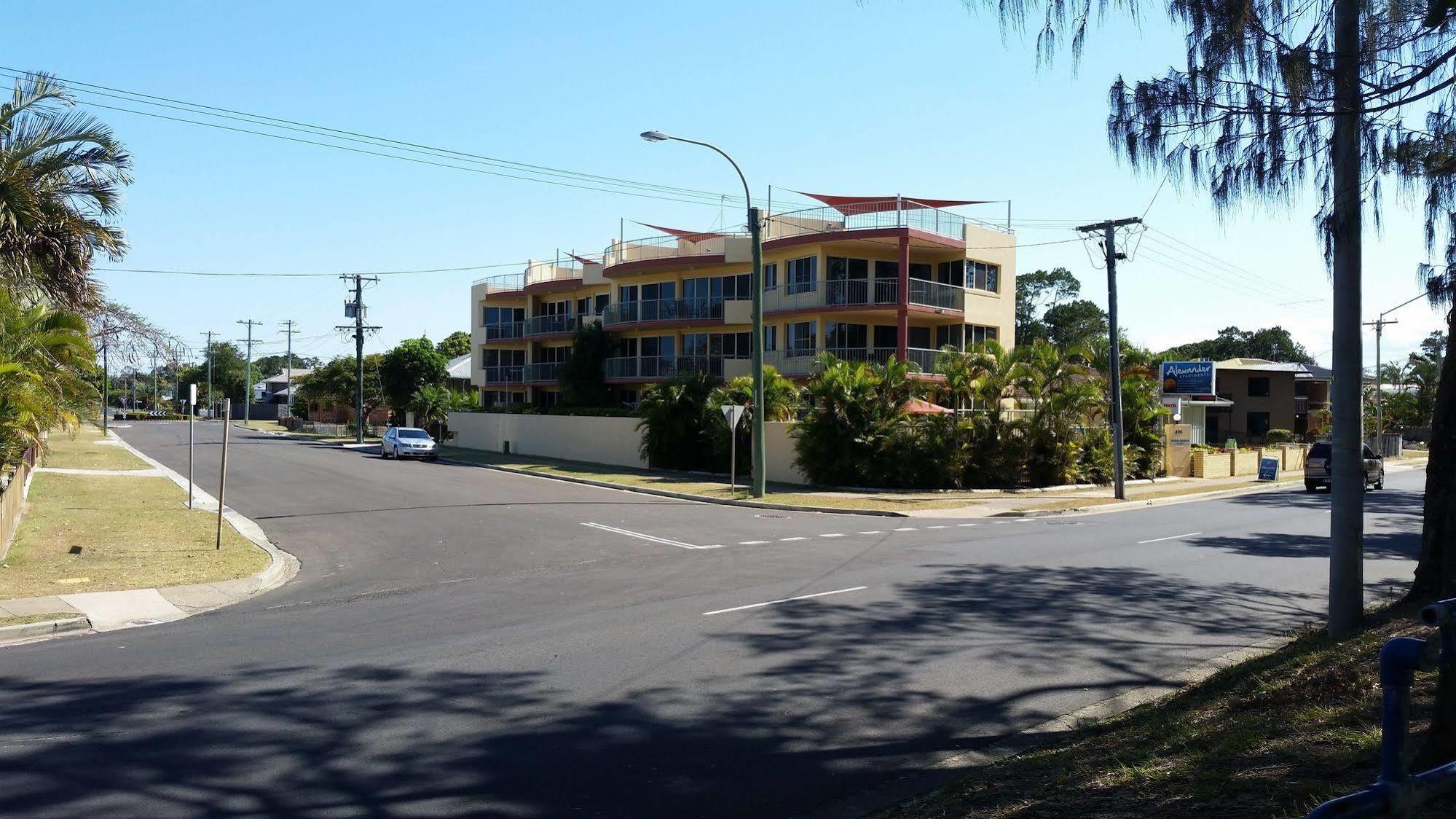 Alexander Beachfront Apartments Hervey Bay Exterior foto