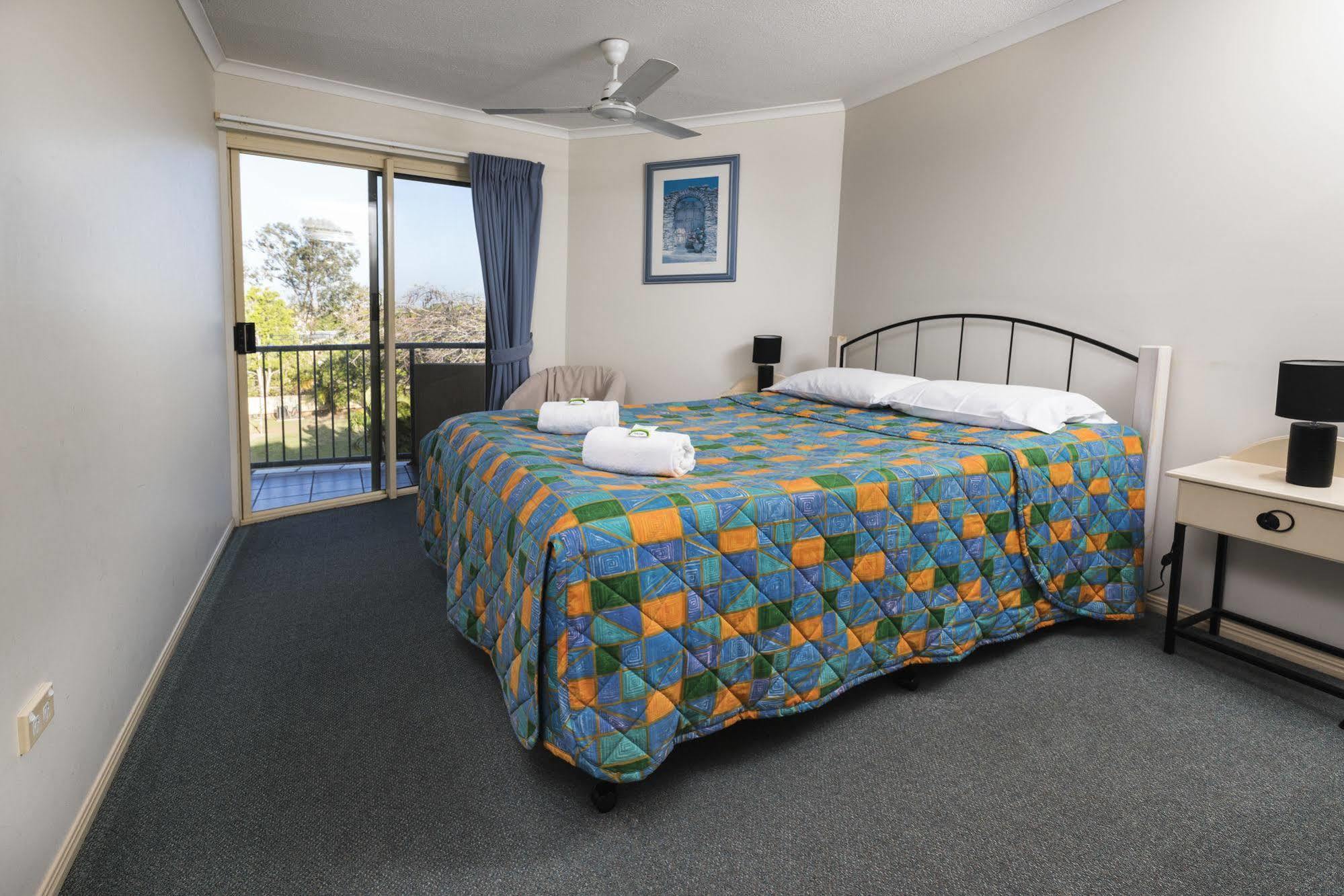 Alexander Beachfront Apartments Hervey Bay Exterior foto