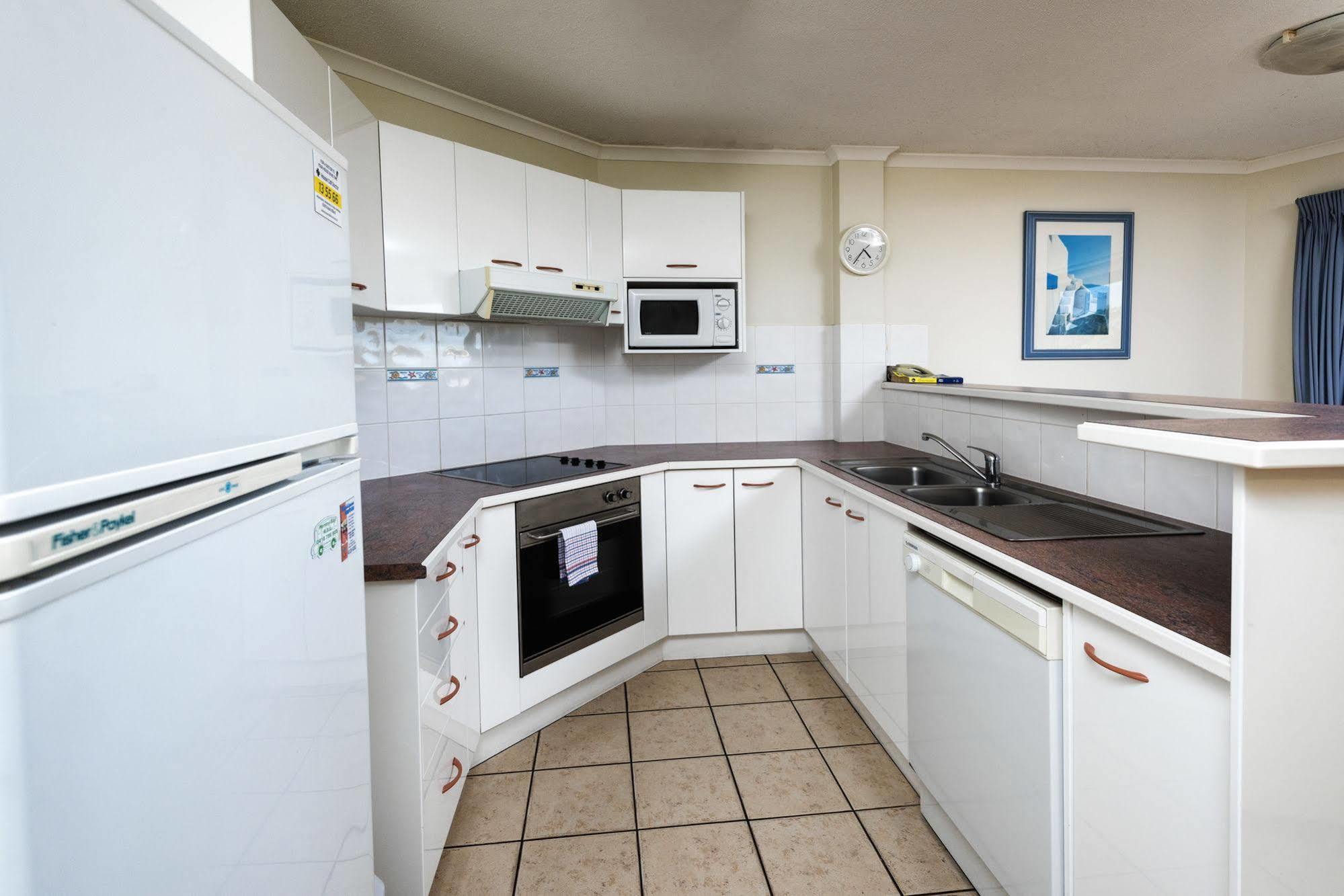 Alexander Beachfront Apartments Hervey Bay Exterior foto