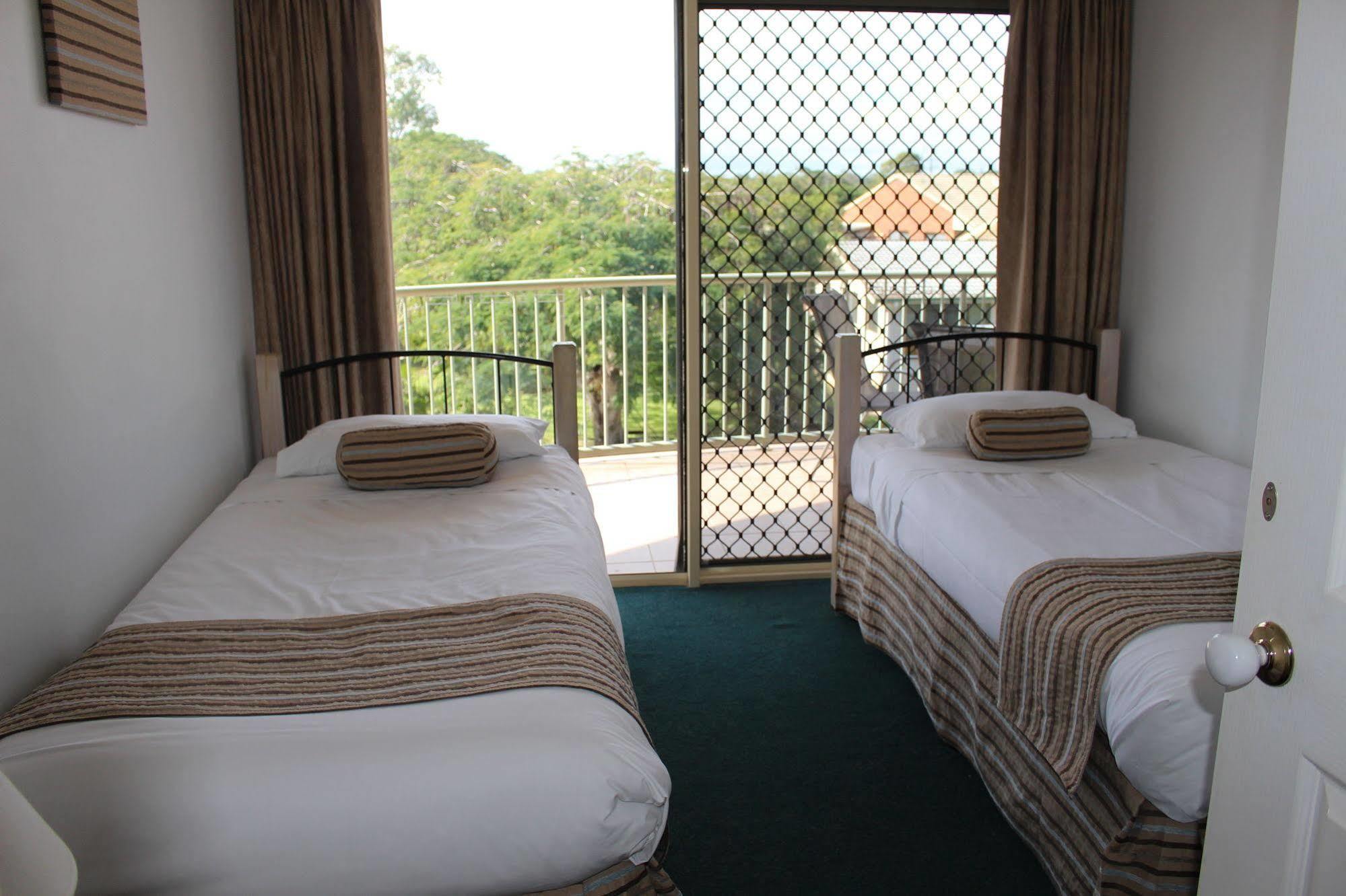 Alexander Beachfront Apartments Hervey Bay Exterior foto