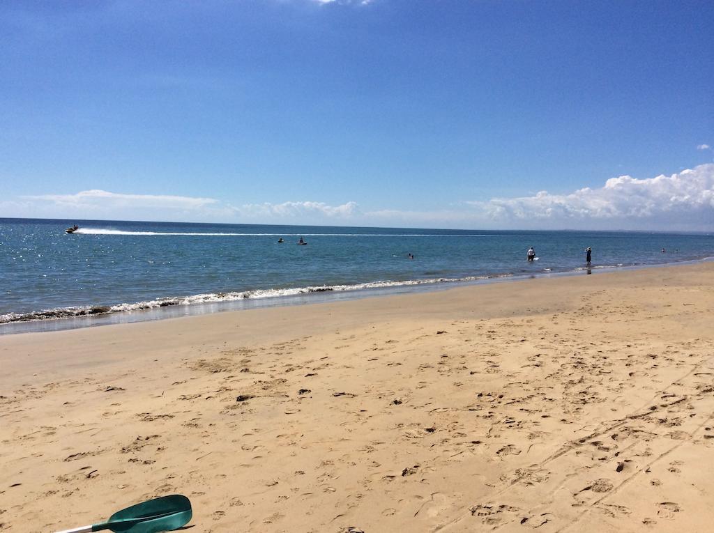 Alexander Beachfront Apartments Hervey Bay Exterior foto