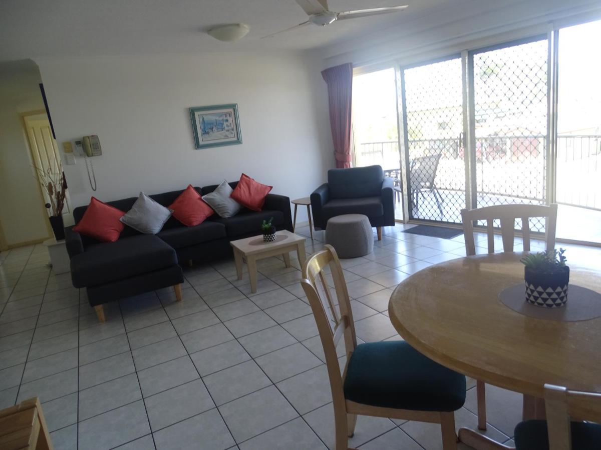 Alexander Beachfront Apartments Hervey Bay Exterior foto