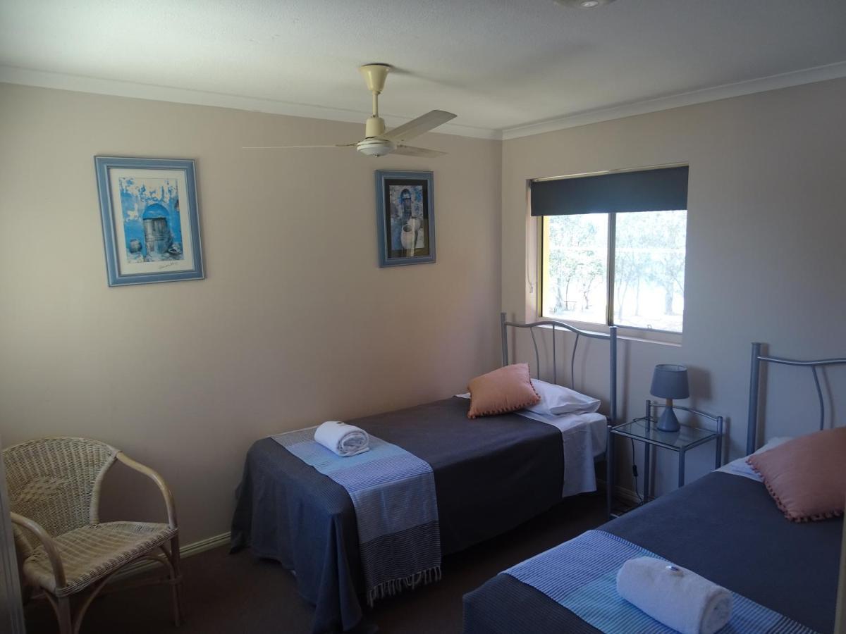Alexander Beachfront Apartments Hervey Bay Exterior foto